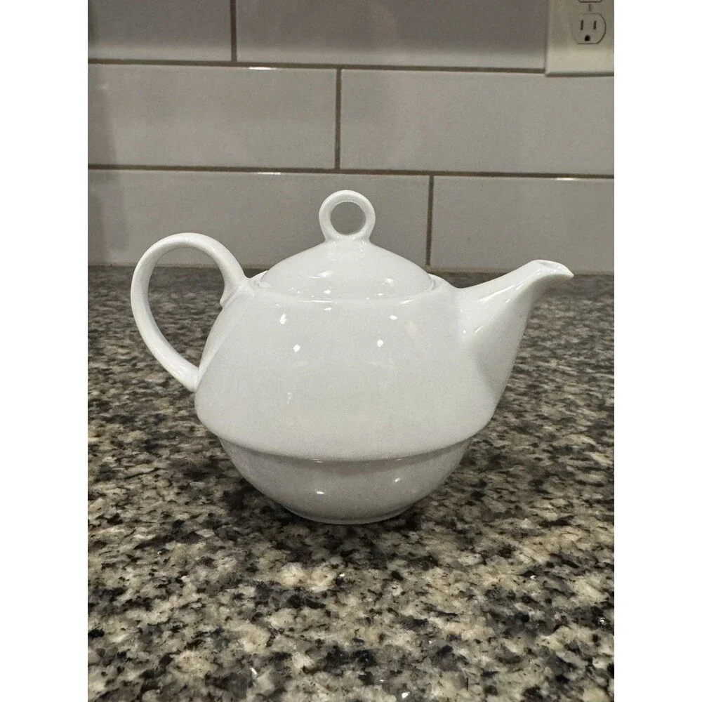 Vintage White Porcelain Small Tea Pot Kettle Home Table Decor